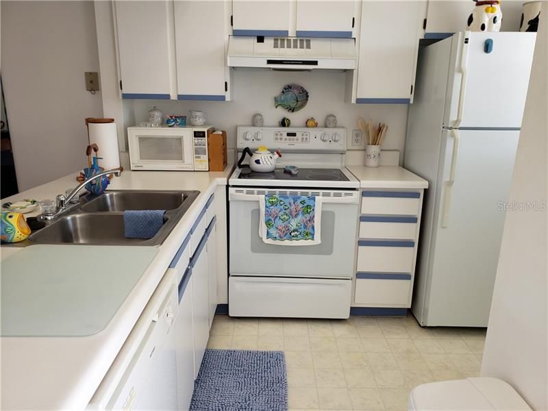 Recently Rented: $1,600 (2 beds, 2 baths, 894 Square Feet)