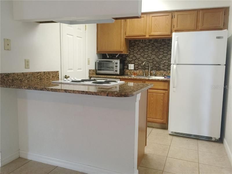 Recently Rented: $895 (1 beds, 1 baths, 600 Square Feet)