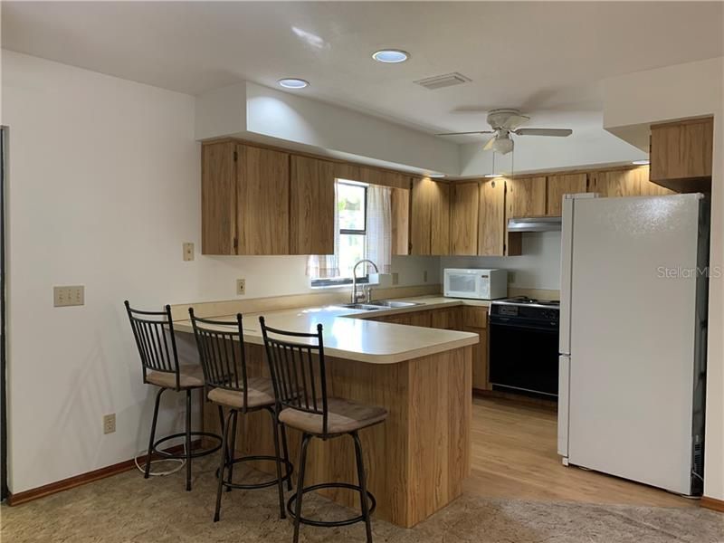 Recently Sold: $125,000 (2 beds, 2 baths, 1404 Square Feet)