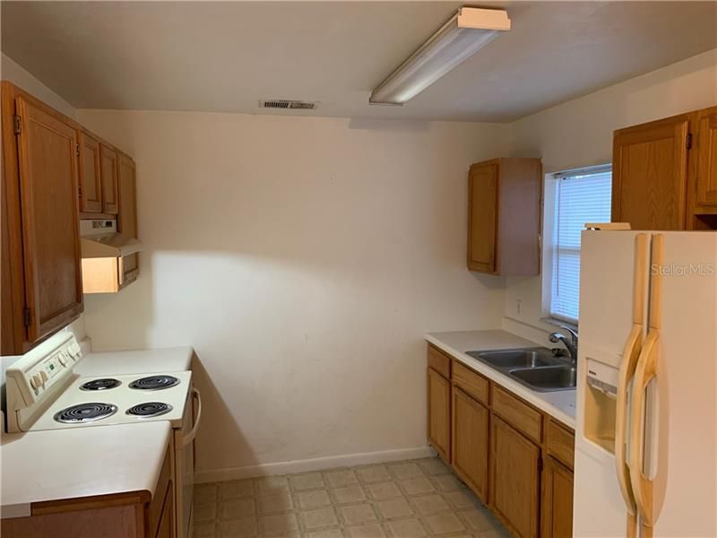 Recently Rented: $775 (2 beds, 1 baths, 912 Square Feet)