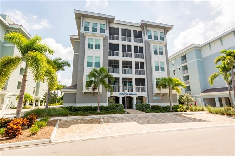 Recently Sold: $697,240 (3 beds, 3 baths, 1664 Square Feet)