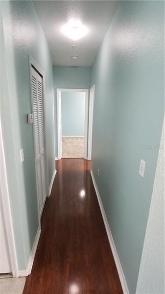 Recently Rented: $1,200 (2 beds, 1 baths, 927 Square Feet)