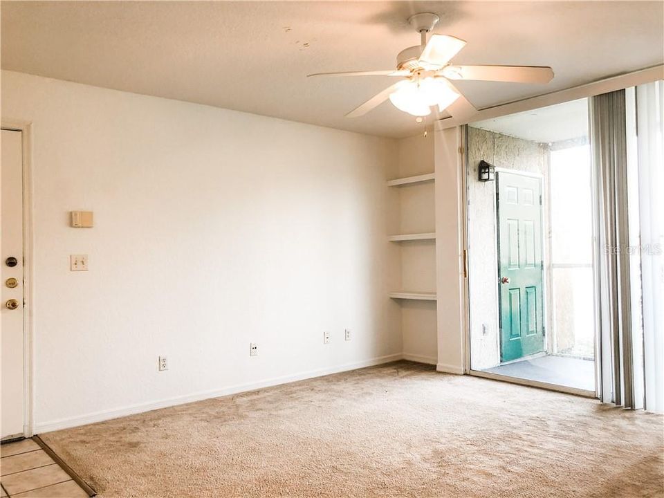 Recently Rented: $950 (1 beds, 1 baths, 558 Square Feet)