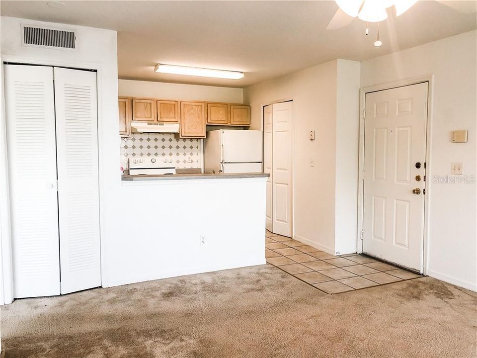 Recently Rented: $950 (1 beds, 1 baths, 558 Square Feet)