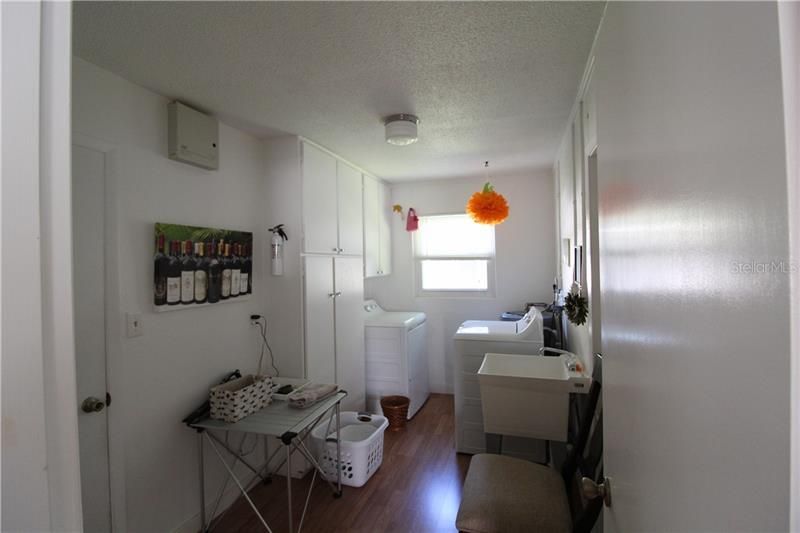 Recently Sold: $245,000 (2 beds, 1 baths, 1121 Square Feet)