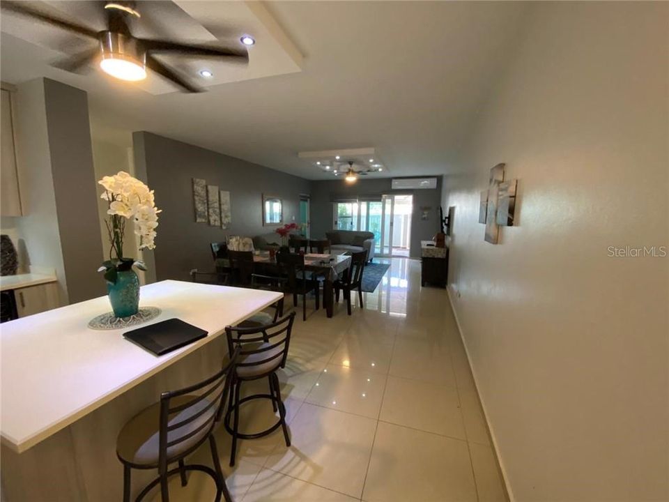 Vendido Recientemente: $249,000 (3 camas, 2 baños, 1800 Pies cuadrados)