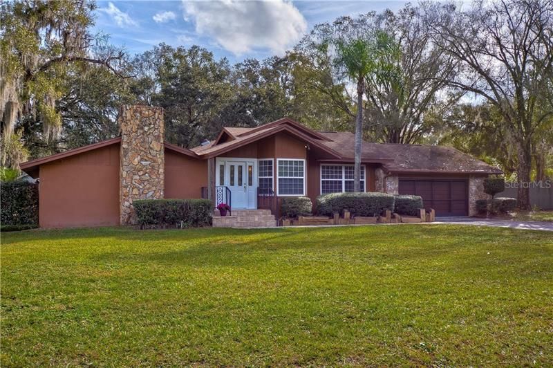 Recently Sold: $349,900 (3 beds, 2 baths, 2563 Square Feet)