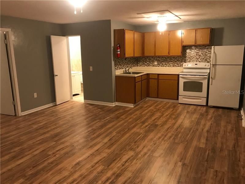 Recently Rented: $850 (1 beds, 1 baths, 570 Square Feet)