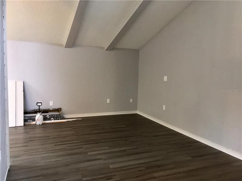 Recently Rented: $1,250 (3 beds, 2 baths, 1200 Square Feet)