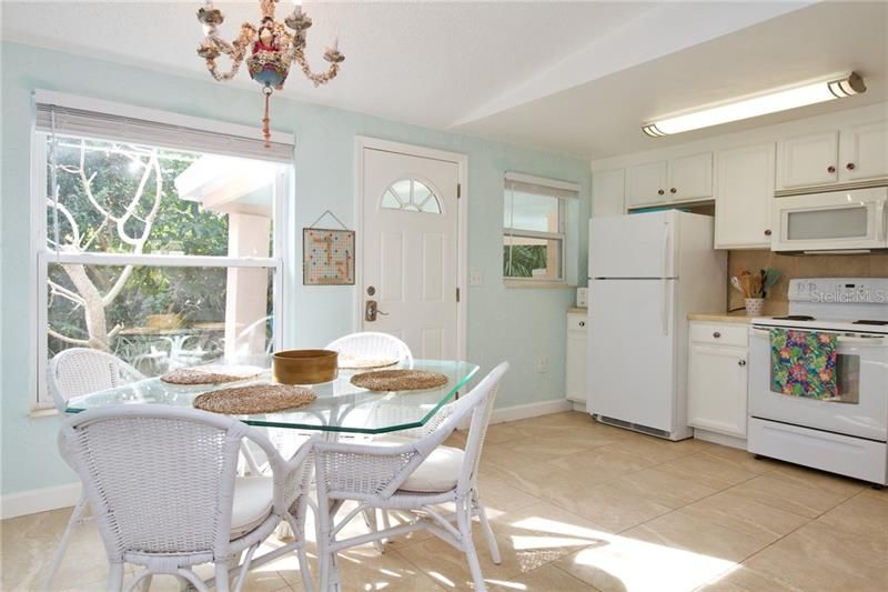 Bright and cheerful.  Carefree tile flooring throughout.