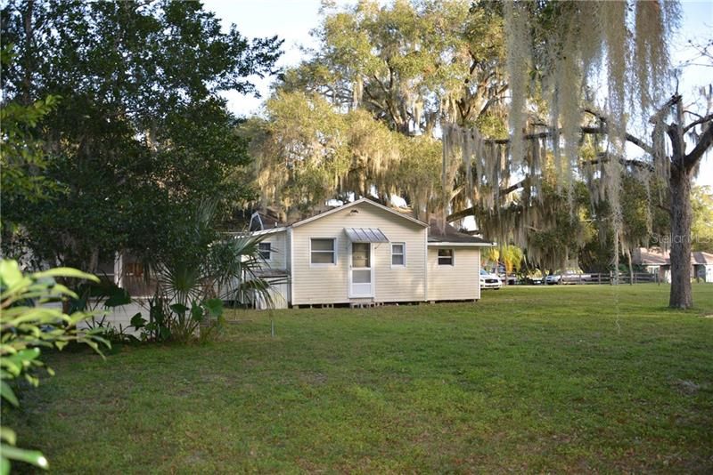 Recently Sold: $79,000 (3 beds, 1 baths, 1098 Square Feet)