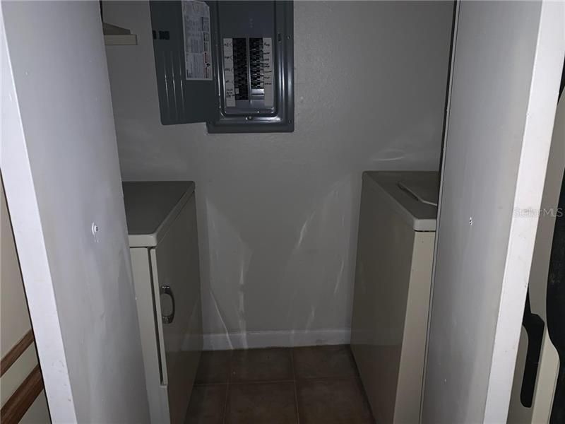 Recently Rented: $950 (1 beds, 1 baths, 580 Square Feet)