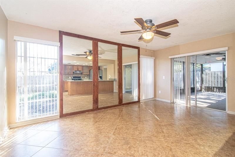 Recently Sold: $259,900 (3 beds, 2 baths, 1498 Square Feet)
