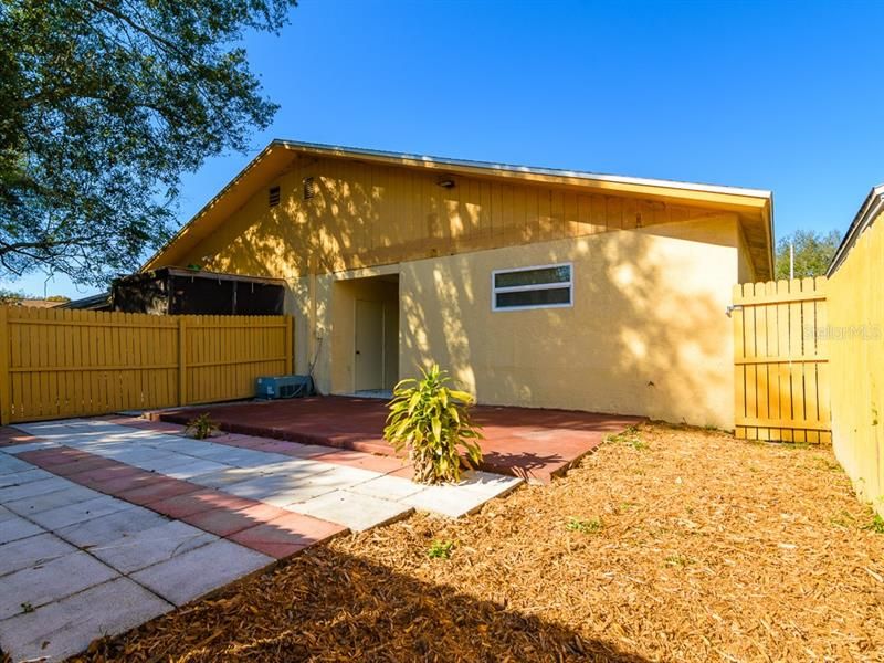 Recently Sold: $145,000 (3 beds, 2 baths, 1090 Square Feet)
