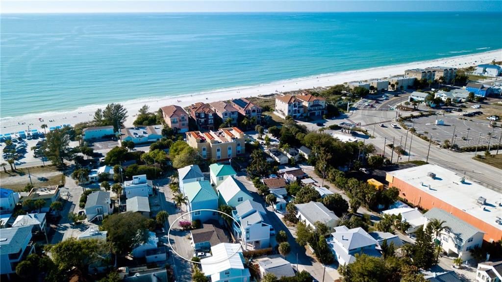 STEPS AWAY FROM GULF BEACHES WEST SIDE