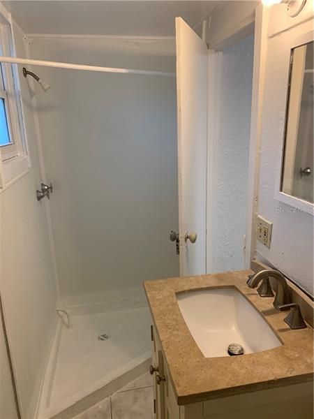 Недавно арендовано: $700 (1 спален, 1 ванн, 357 Квадратных фут)