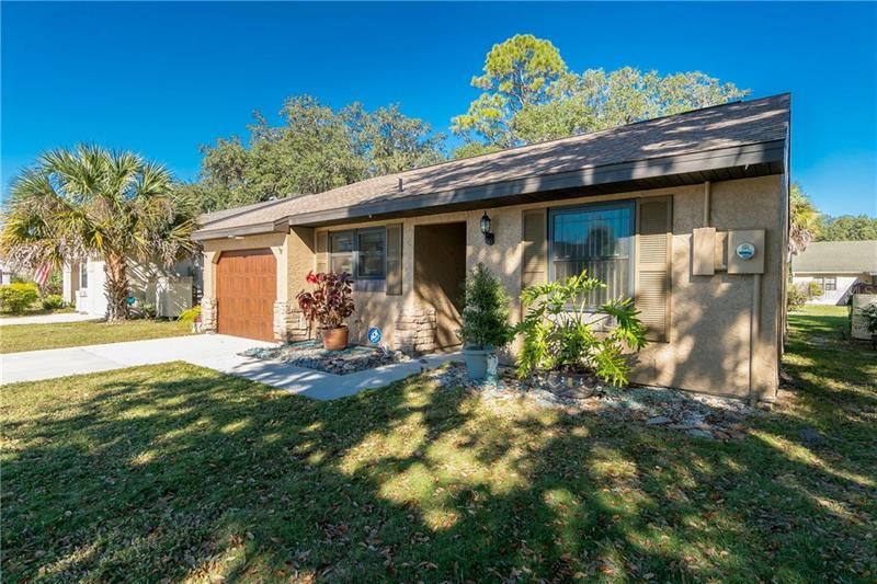 Recently Sold: $134,900 (2 beds, 1 baths, 813 Square Feet)