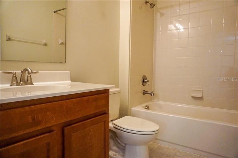 最近租的: $1,000 (2 贝兹, 2 浴室, 1056 平方英尺)