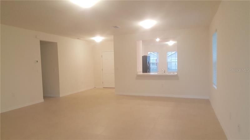 Recently Rented: $1,400 (3 beds, 2 baths, 1672 Square Feet)