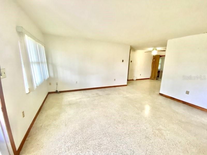 Recently Sold: $175,000 (2 beds, 1 baths, 1078 Square Feet)