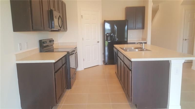 Recently Rented: $2,000 (5 beds, 2 baths, 2807 Square Feet)