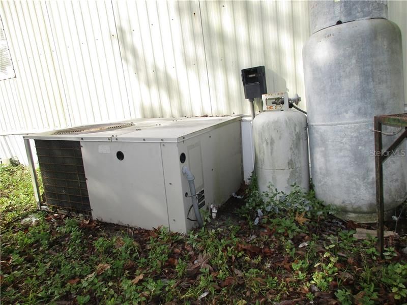 AC unit, Propane for gas stove