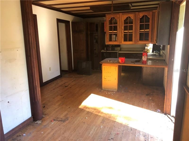 Vendido Recientemente: $76,900 (2 camas, 1 baños, 1100 Pies cuadrados)