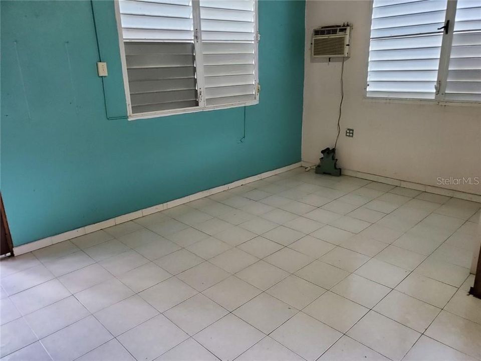 Vendido Recientemente: $176,000 (3 camas, 3 baños, 1605 Pies cuadrados)