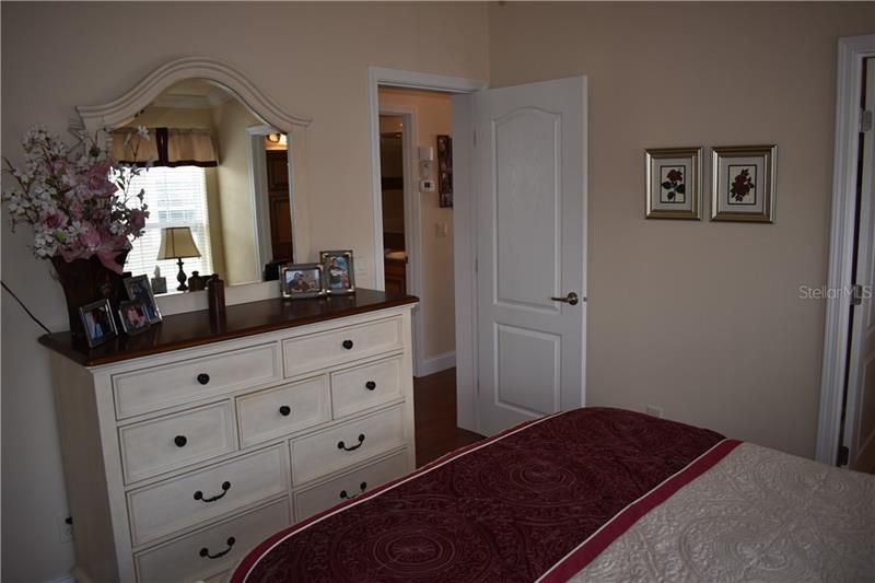 Master bedroom entrance with 2 panel door and upgraded handle.