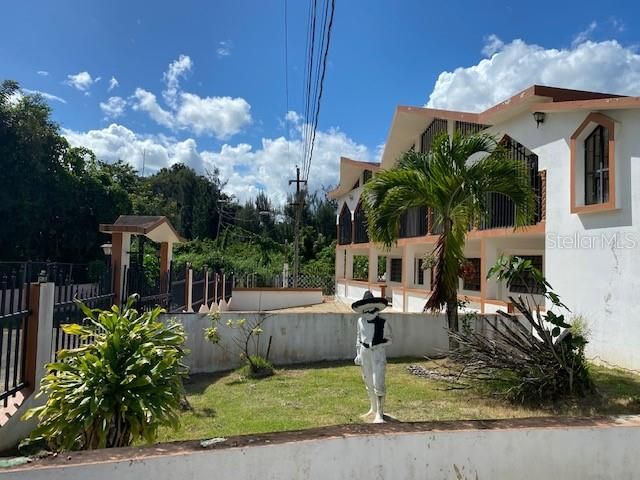 Vendido Recientemente: $112,000 (3 camas, 2 baños, 2000 Pies cuadrados)