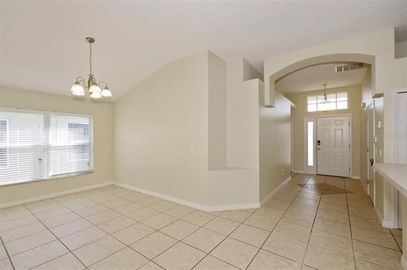 Recently Rented: $1,655 (3 beds, 2 baths, 1782 Square Feet)