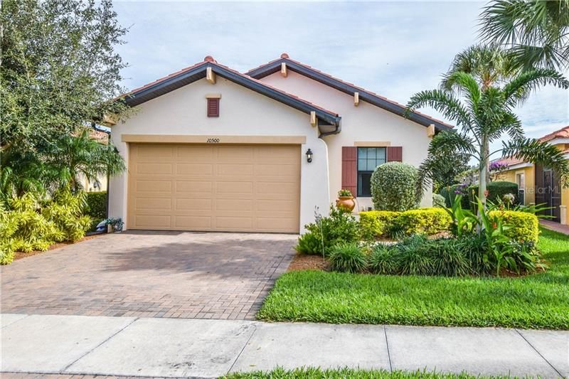 Recently Sold: $329,000 (2 beds, 2 baths, 1581 Square Feet)