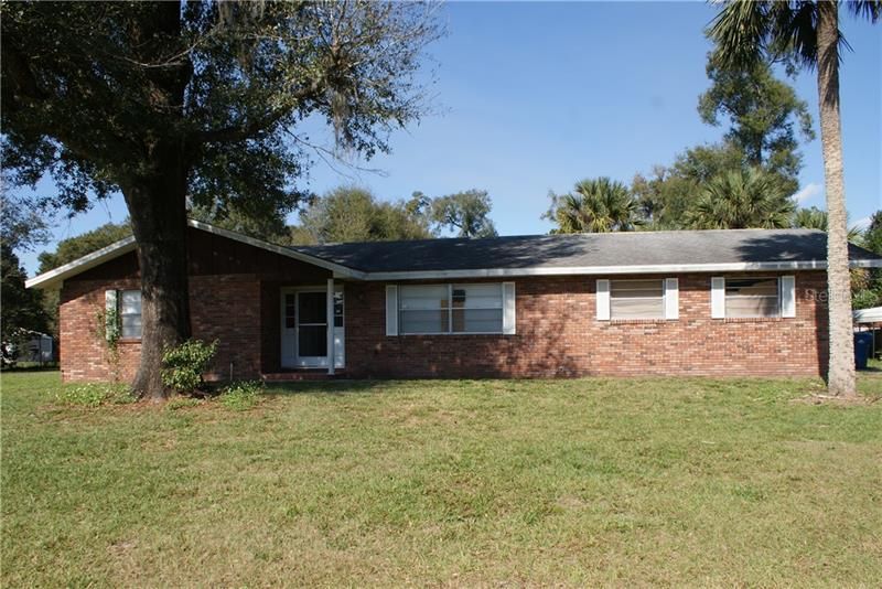 Recently Sold: $150,000 (3 beds, 2 baths, 1454 Square Feet)