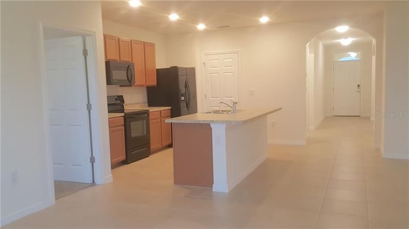 Recently Rented: $1,400 (3 beds, 2 baths, 1672 Square Feet)