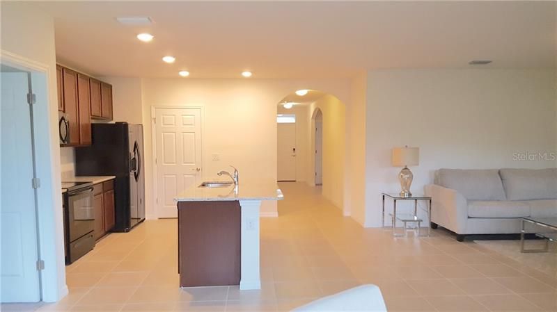 Recently Rented: $1,750 (3 beds, 2 baths, 1695 Square Feet)