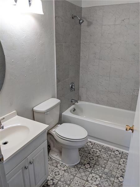 Recently Rented: $1,000 (3 beds, 1 baths, 952 Square Feet)