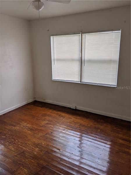 Recently Rented: $1,000 (3 beds, 1 baths, 952 Square Feet)