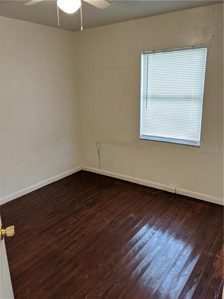 Recently Rented: $1,000 (3 beds, 1 baths, 952 Square Feet)