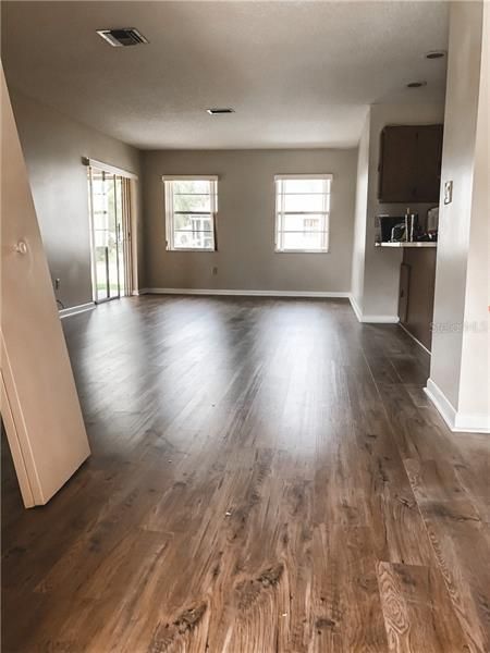 Recently Sold: $147,500 (2 beds, 2 baths, 1295 Square Feet)