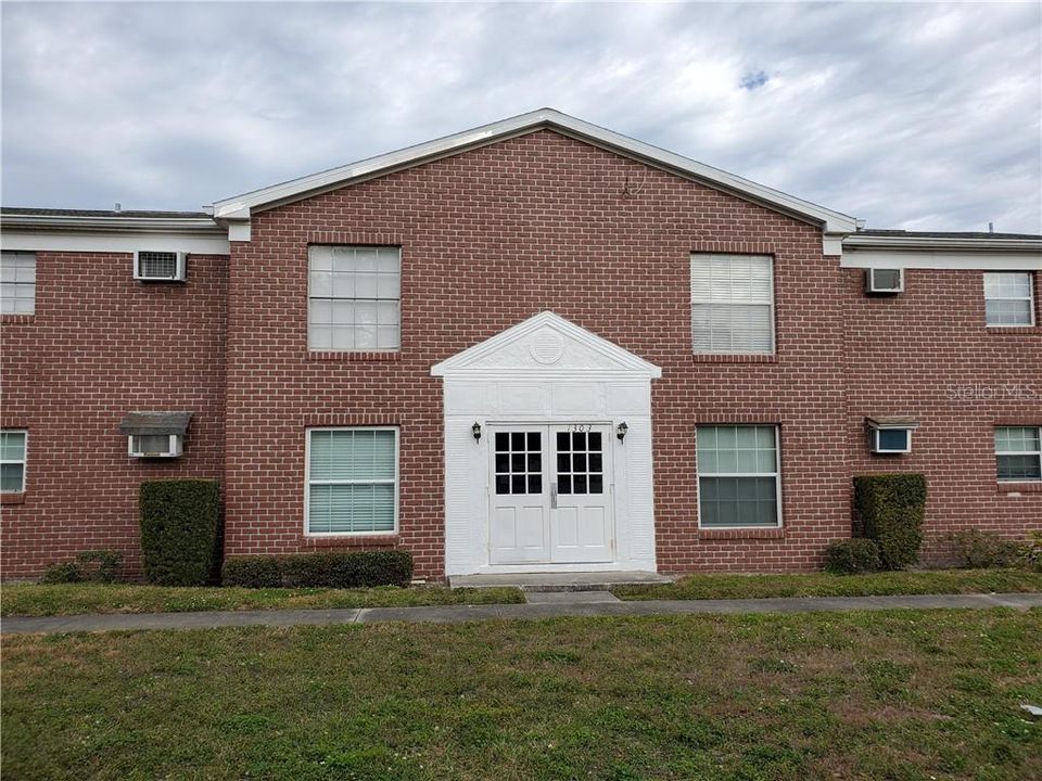 Vendido Recientemente: $39,800 (0 camas, 1 baños, 355 Pies cuadrados)