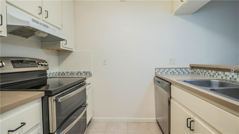 Vendido Recientemente: $57,900 (2 camas, 1 baños, 840 Pies cuadrados)