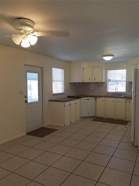 Recently Sold: $84,900 (2 beds, 2 baths, 864 Square Feet)