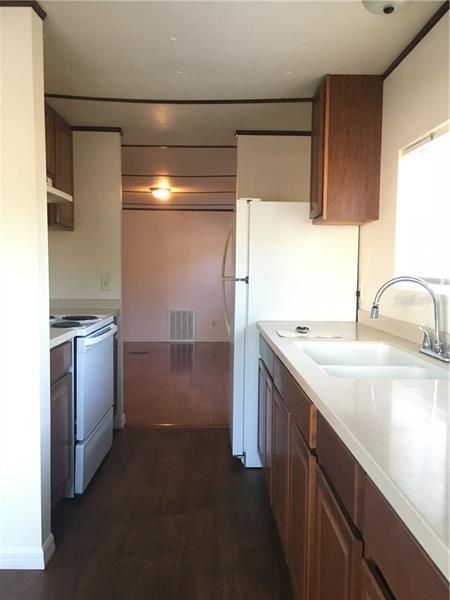 Recently Rented: $1,200 (3 beds, 2 baths, 1464 Square Feet)