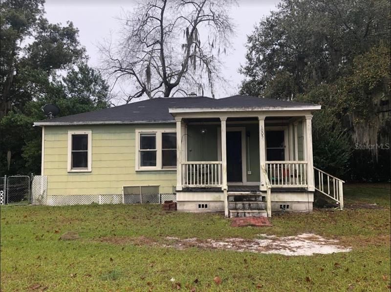 Recently Rented: $1,050 (3 beds, 1 baths, 884 Square Feet)