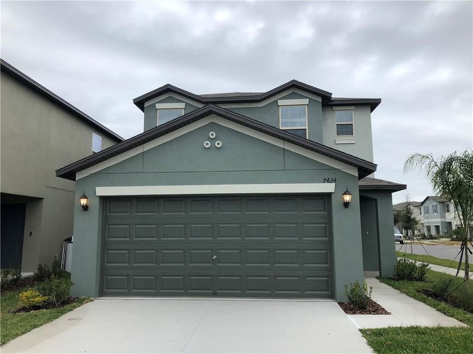 Недавно продано: $245,640 (4 спален, 2 ванн, 2073 Квадратных фут)