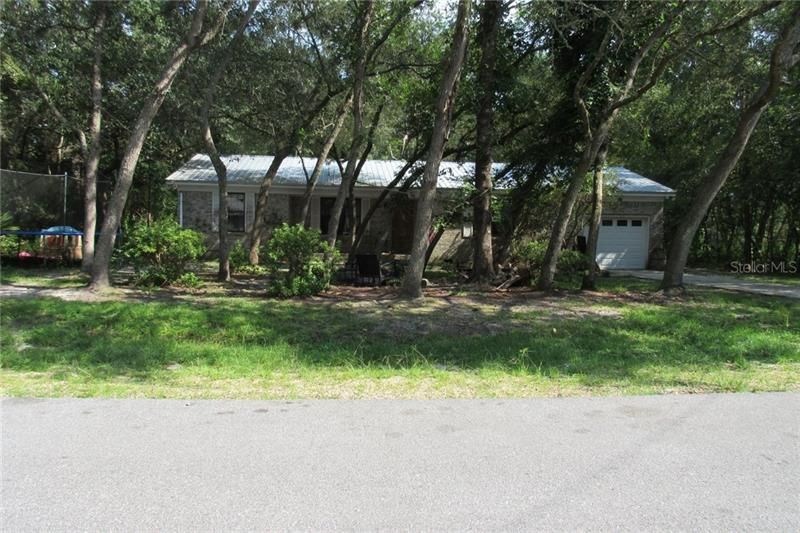 Recently Sold: $185,500 (3 beds, 2 baths, 1357 Square Feet)