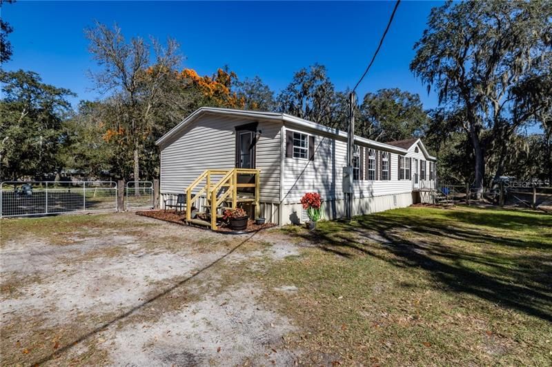 Recently Sold: $205,000 (3 beds, 2 baths, 1620 Square Feet)