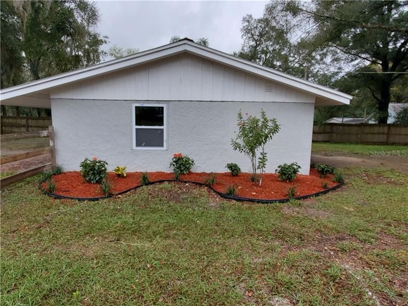 Recently Sold: $129,900 (3 beds, 2 baths, 1008 Square Feet)