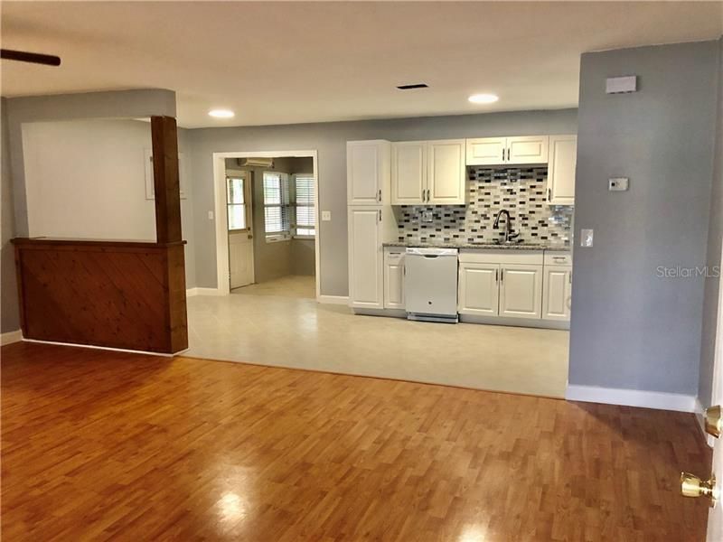 Recently Sold: $210,000 (2 beds, 1 baths, 1200 Square Feet)