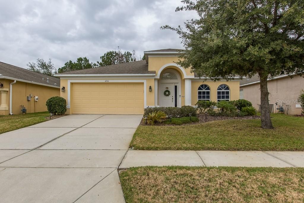 Recently Sold: $199,900 (4 beds, 2 baths, 1991 Square Feet)